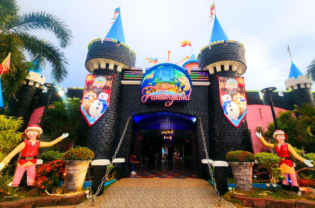 Fantasyland Main Gate